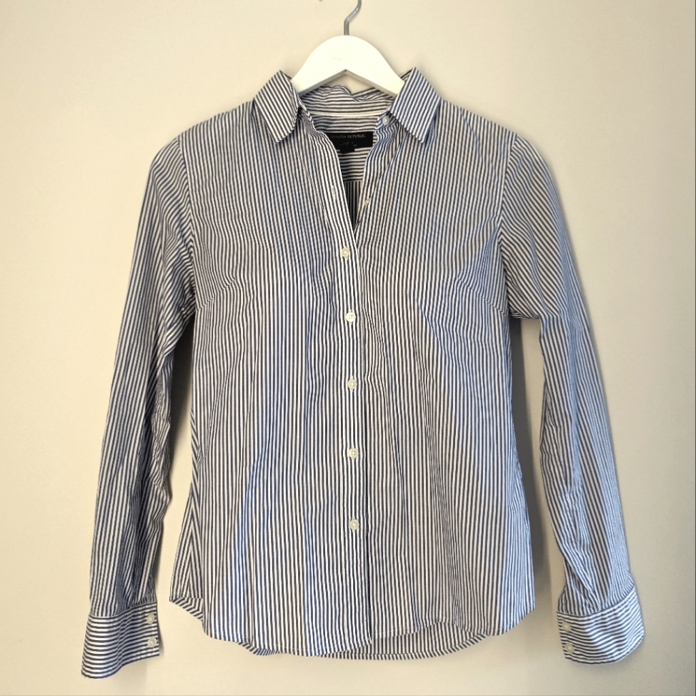 Banana Republic 98% cotton non-iron shirt